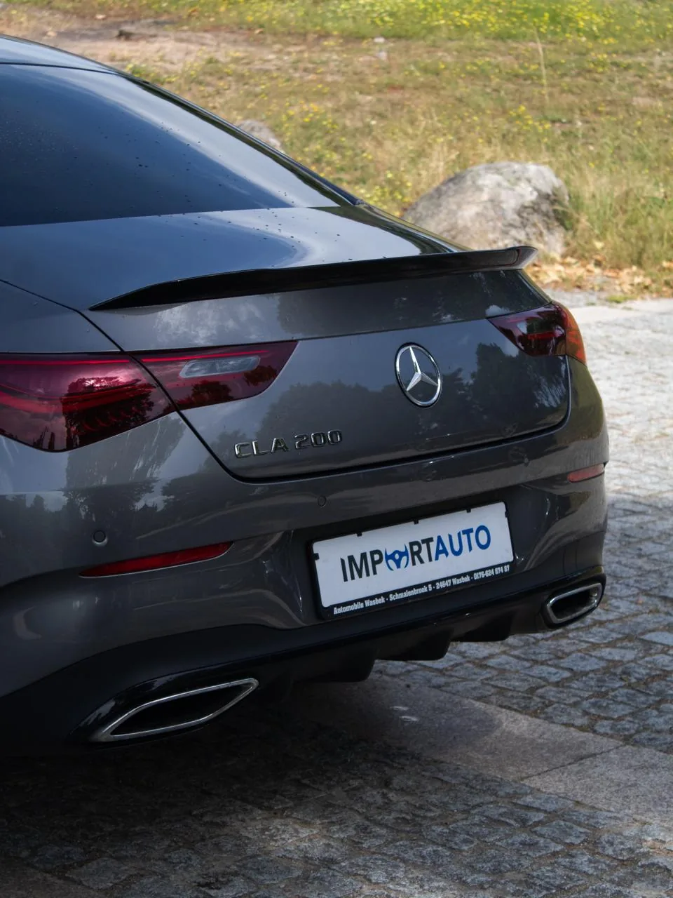 Detalhe da traseira do Mercedes-Benz CLA 200 AMG 2024